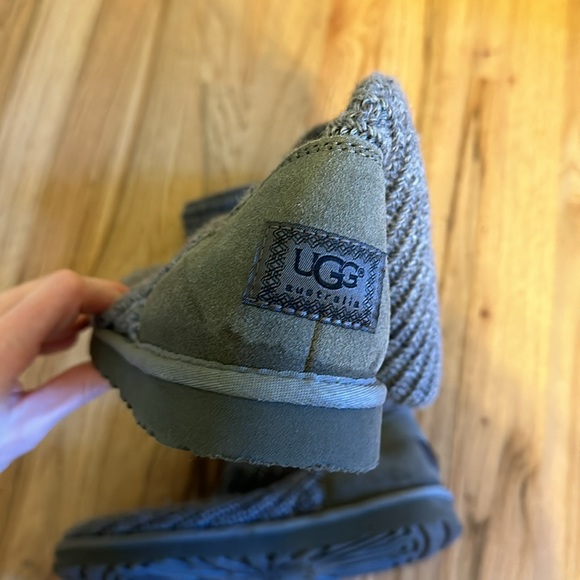 UGGS Australia | women’s 9 classic cardy boots - Picture 7 of 8